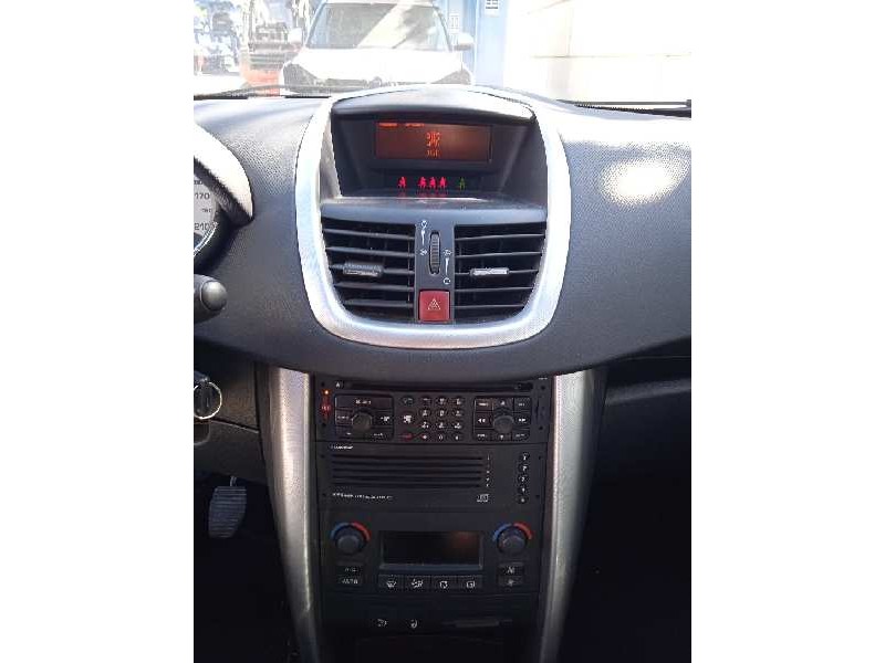 peugeot 207 del año 2006