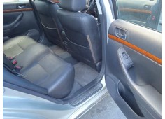 toyota avensis berlina (t25) del año 2006 2