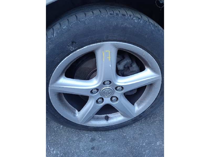 toyota avensis berlina (t25) del año 2006