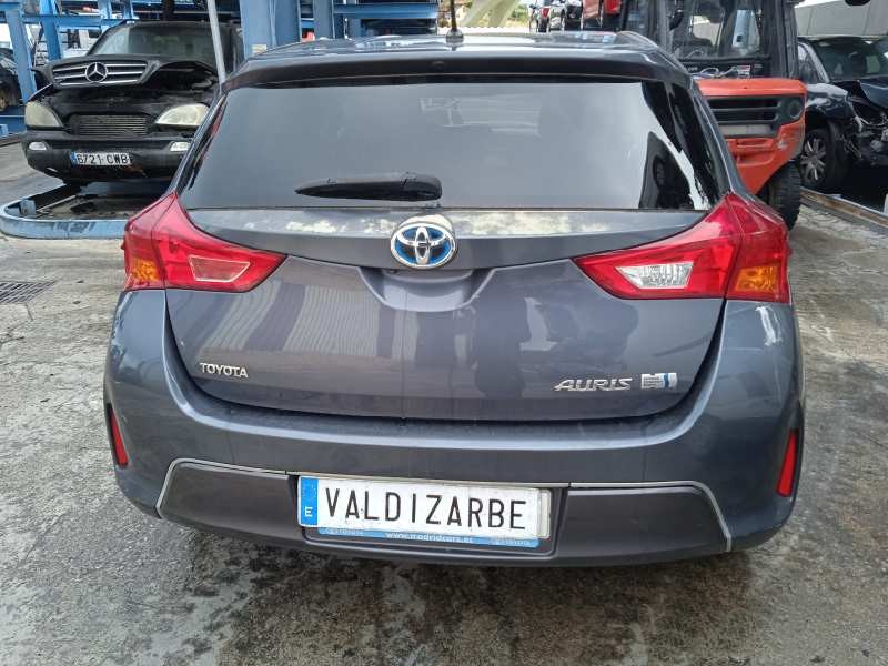 toyota auris del año 2015