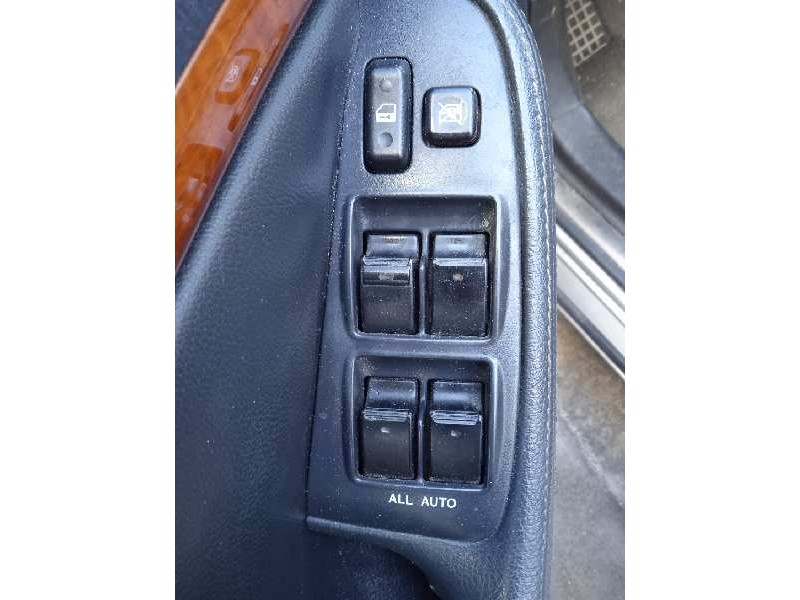 toyota avensis berlina (t25) del año 2006