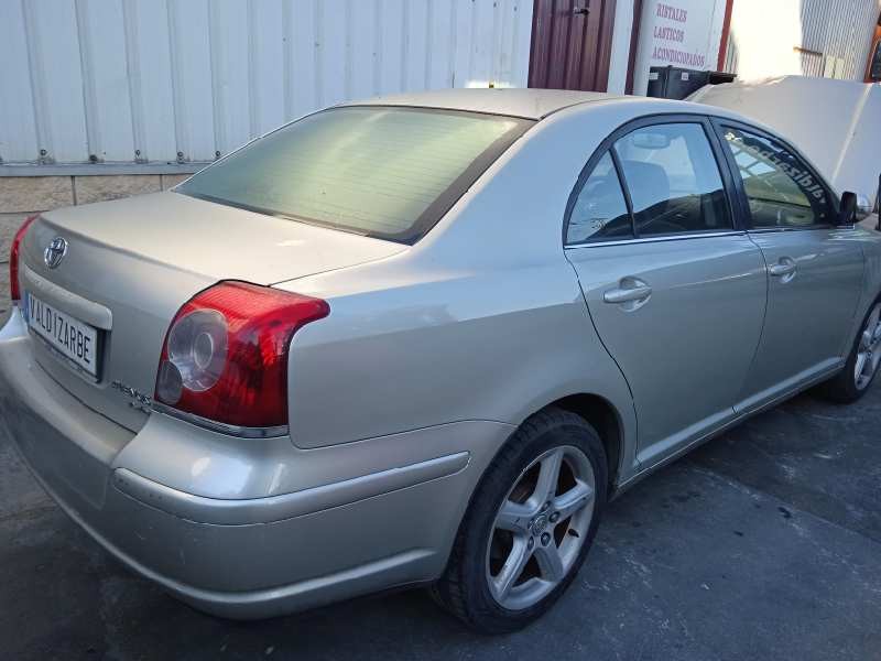 toyota avensis berlina (t25) del año 2006