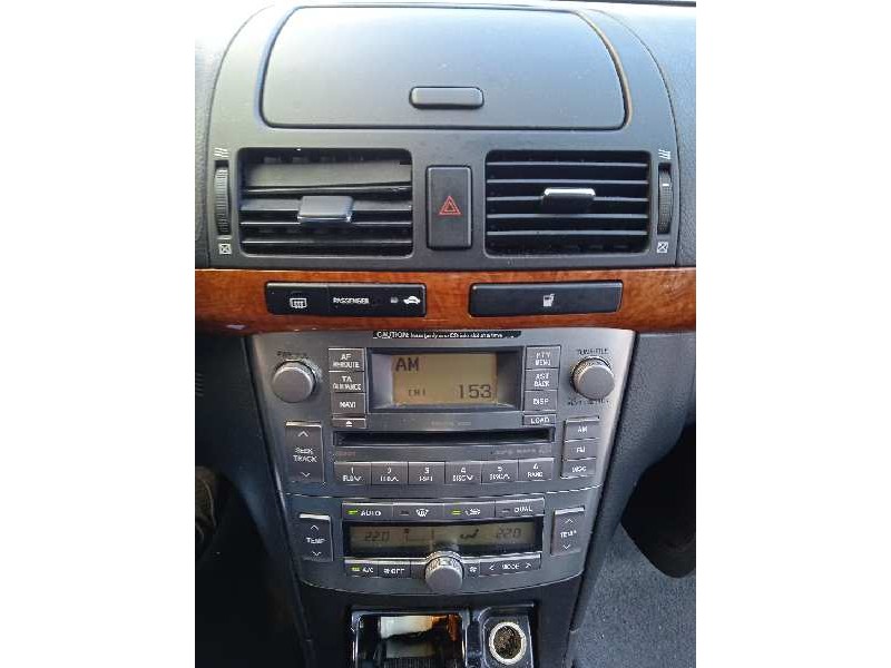 toyota avensis berlina (t25) del año 2006