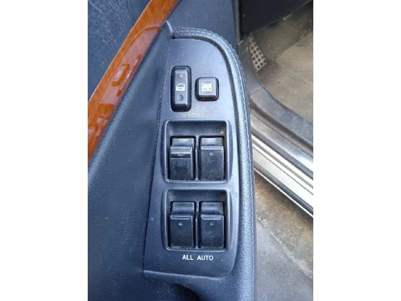 toyota avensis berlina (t25) del año 2006