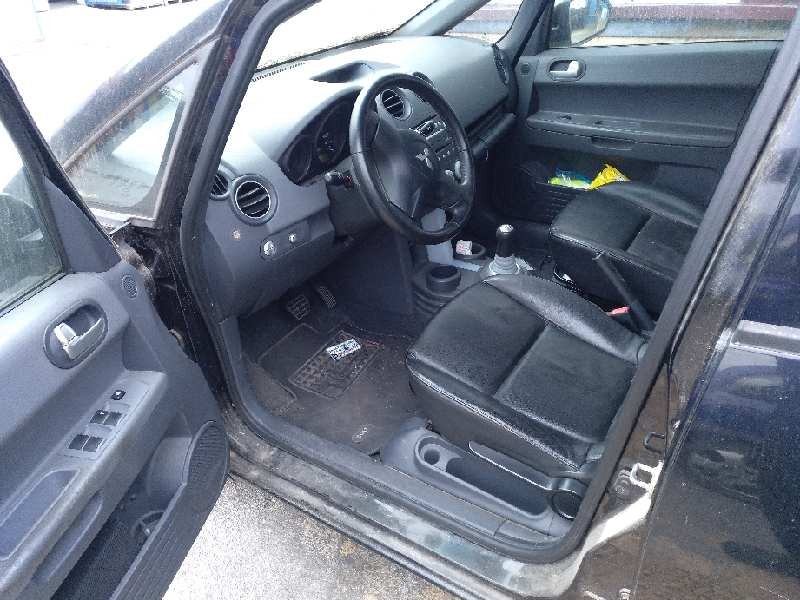 mitsubishi colt berlina 3 (cz) del año 2005