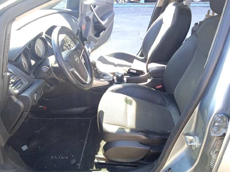 opel astra j lim. del año 2010