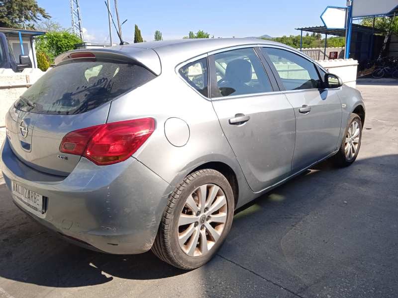 opel astra j lim. del año 2010