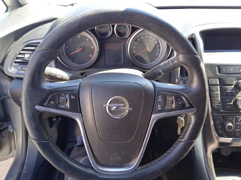 opel astra j lim. del año 2010