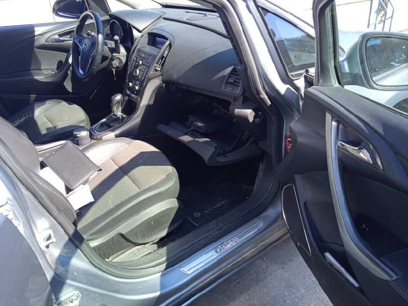 opel astra j lim. del año 2010