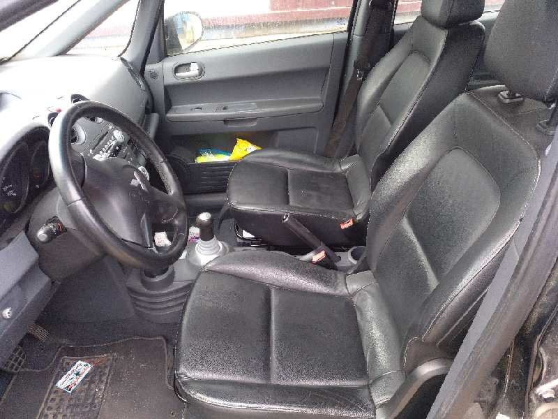 mitsubishi colt berlina 3 (cz) del año 2005