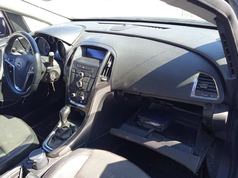 opel astra j lim. del año 2010