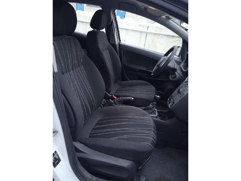 opel corsa d del año 2009