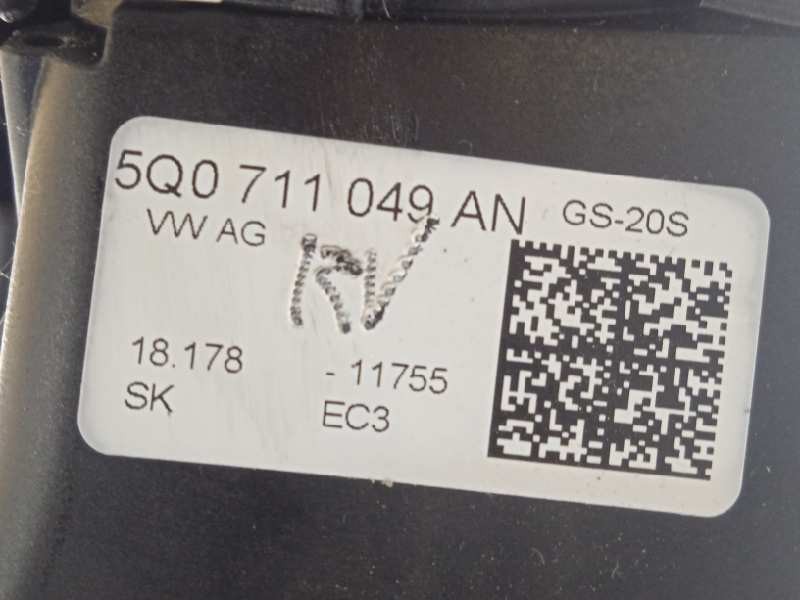 Recambio de palanca cambio para seat leon sc (5f5) 1.4 16v tsi referencia OEM IAM 5Q0711049AN  