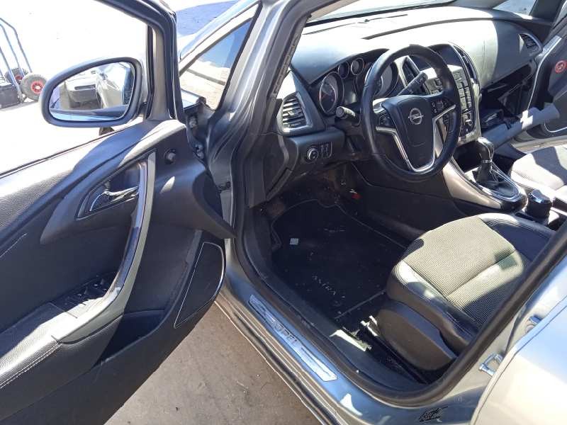 opel astra j lim. del año 2010