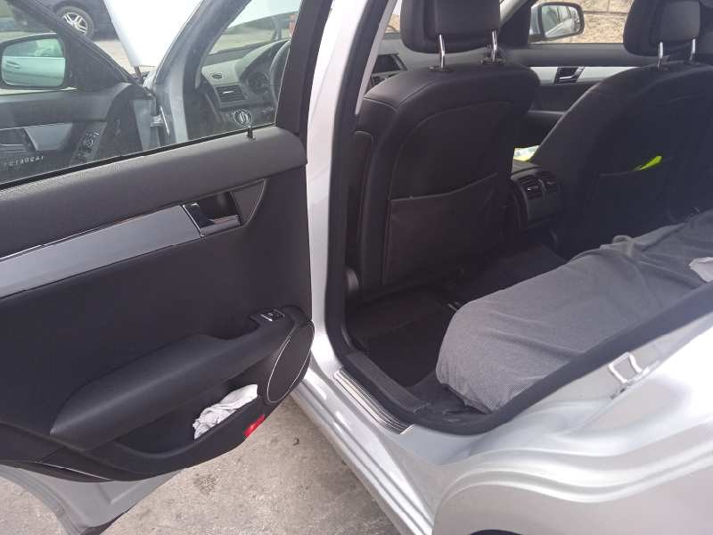 mercedes-benz clase c (w204) berlina del año 2009