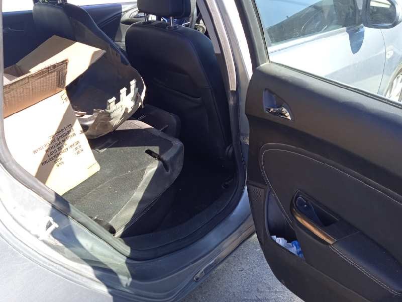 opel astra j lim. del año 2010