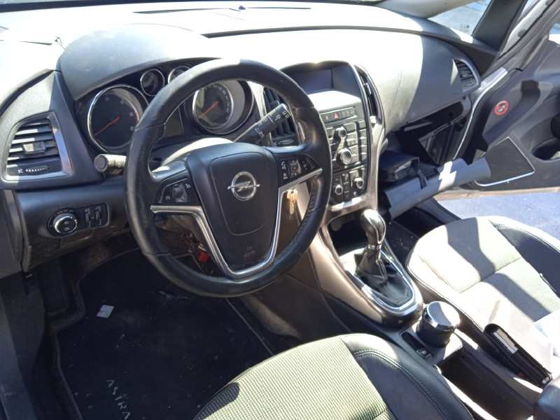 opel astra j lim. del año 2010