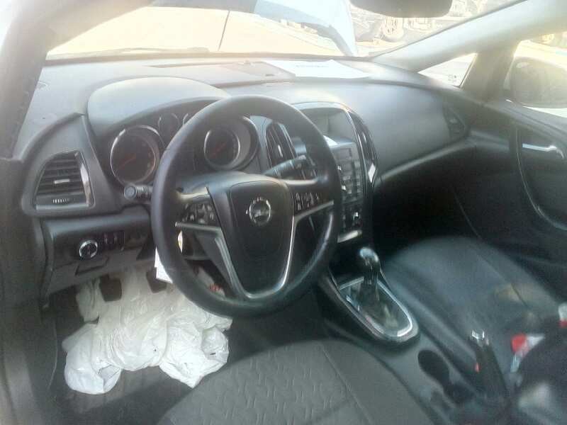 opel astra j lim. del año 2013