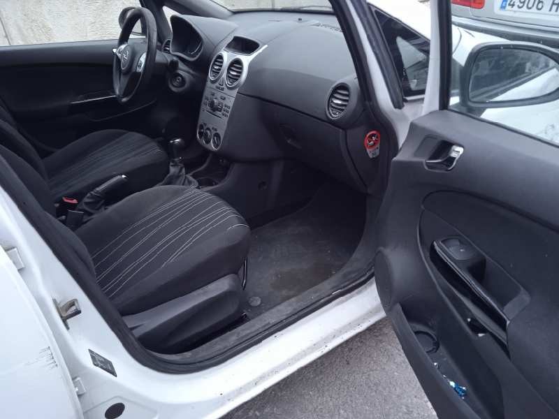 opel corsa d del año 2009