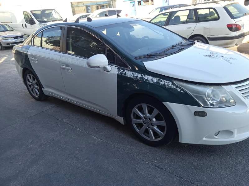 toyota avensis (t27) del año 2011