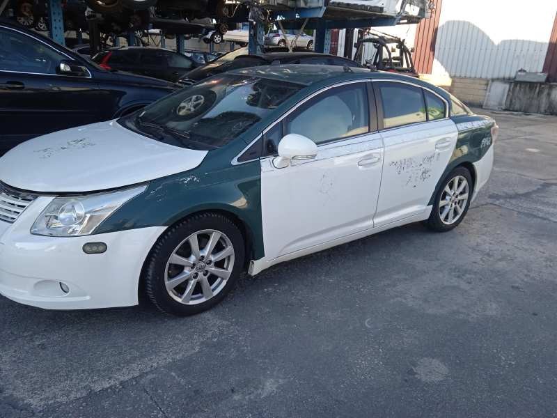 toyota avensis (t27) del año 2011