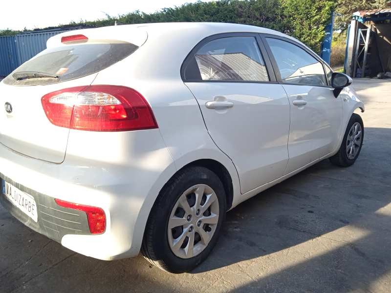 kia rio del año 2016