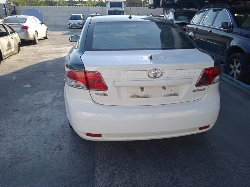 toyota avensis (t27) del año 2011