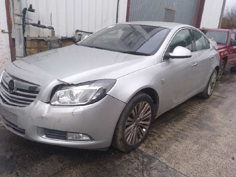 opel insignia berlina del año 2012