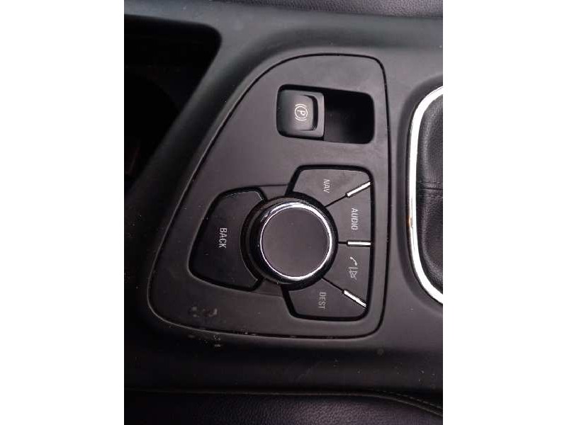 opel insignia berlina del año 2012