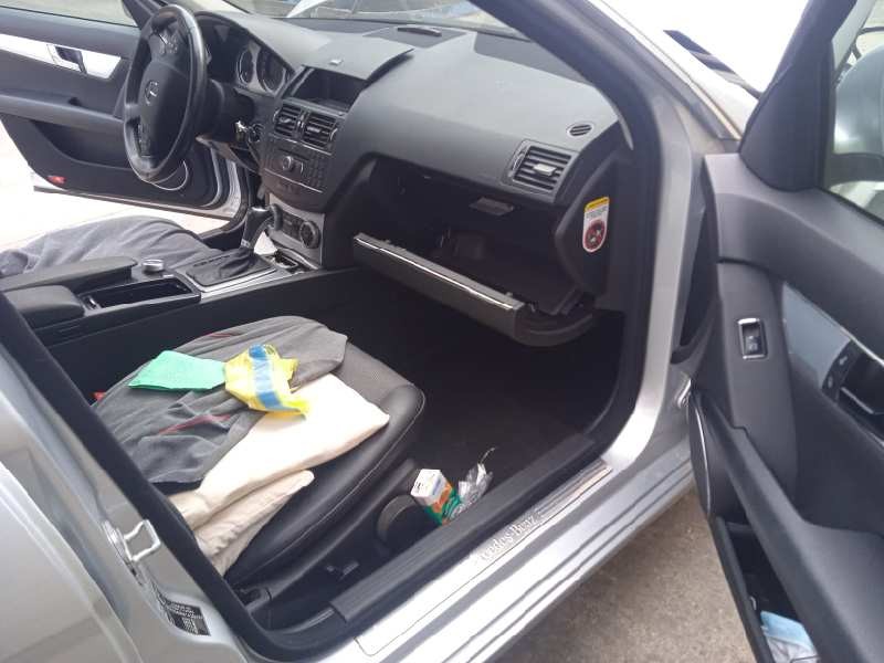 mercedes-benz clase c (w204) berlina del año 2009