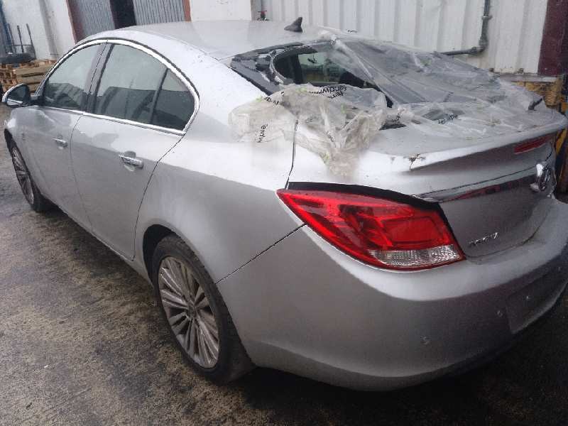 opel insignia berlina del año 2012