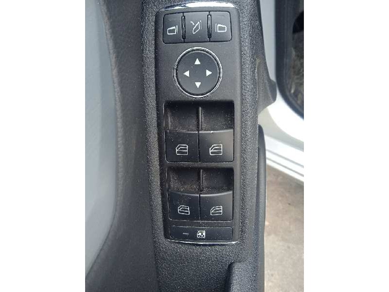 mercedes-benz clase c (w204) berlina del año 2009