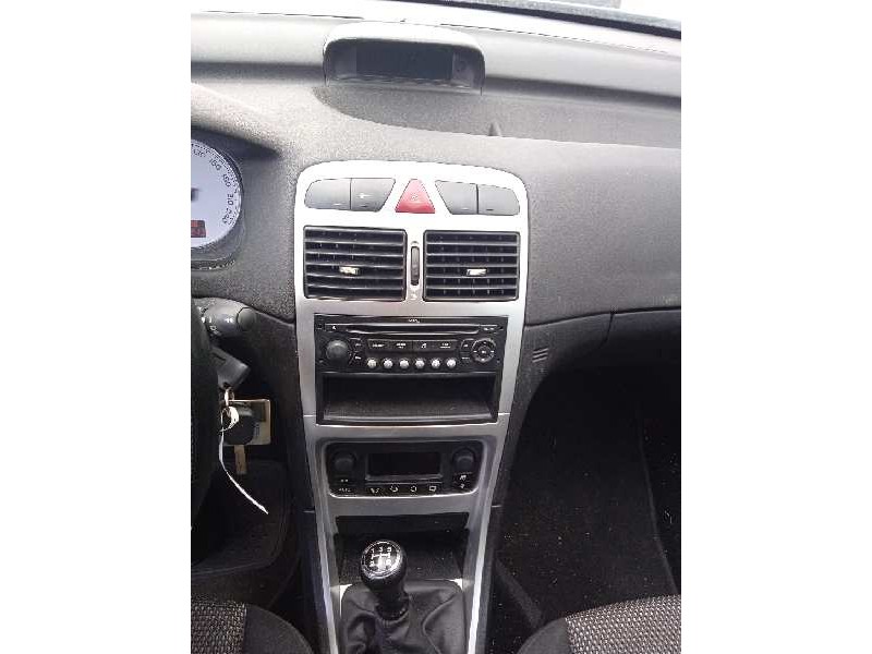 peugeot 307 berlina (s2) del año 2007