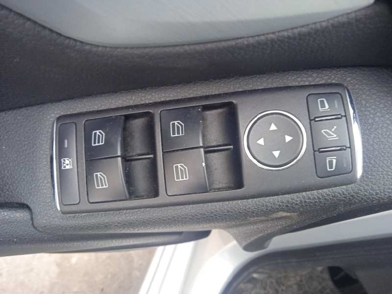 mercedes-benz clase c (w204) berlina del año 2009