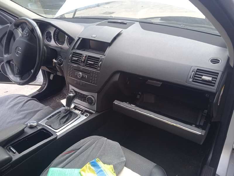 mercedes-benz clase c (w204) berlina del año 2009