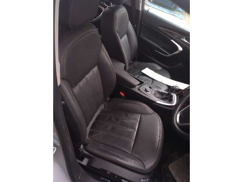 opel insignia berlina del año 2012