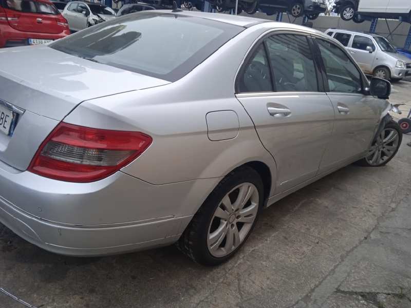 mercedes-benz clase c (w204) berlina del año 2009