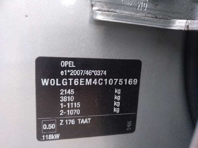 opel insignia berlina del año 2012