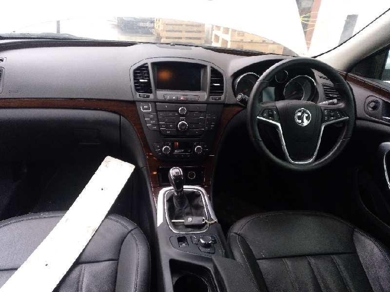 opel insignia berlina del año 2012