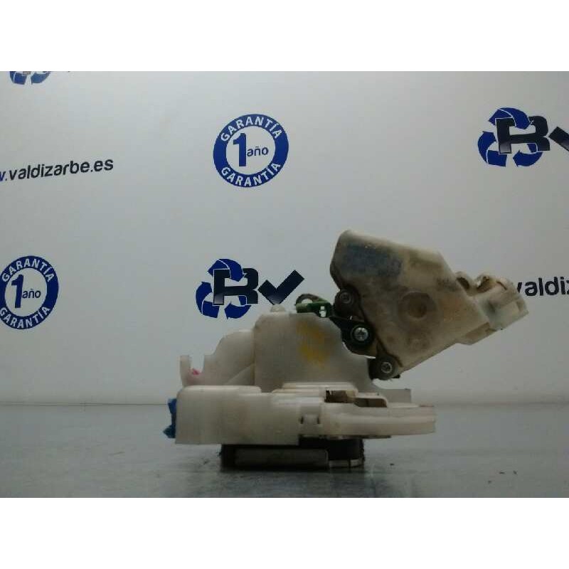 Recambio de cerradura puerta delantera derecha para renault maxity fg 130.35/45 referencia OEM IAM 80552AA20A  