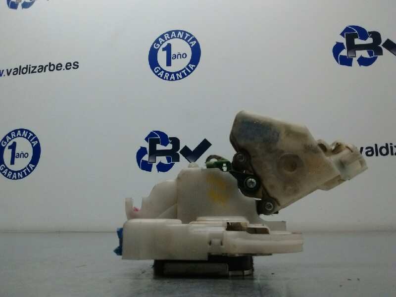 Recambio de cerradura puerta delantera derecha para renault maxity fg 130.35/45 referencia OEM IAM 80552AA20A  