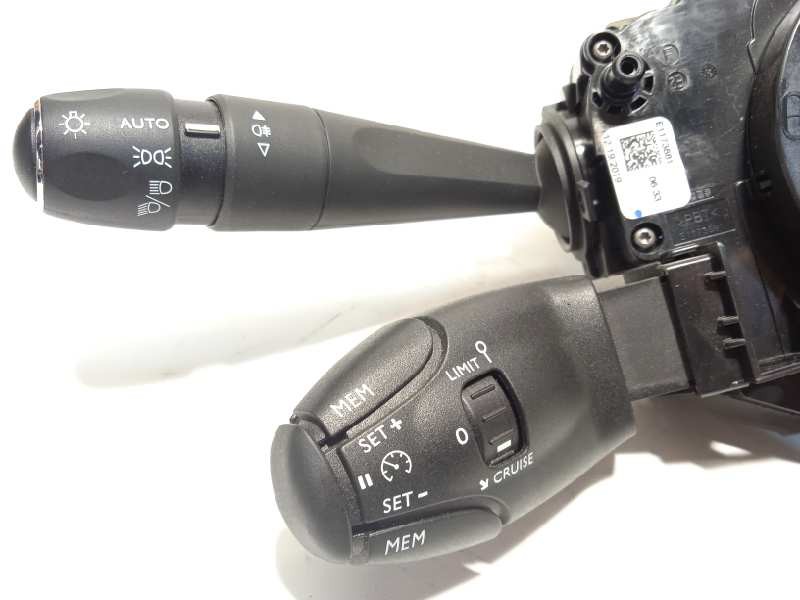 Recambio de mando intermitentes para peugeot 208 (p2) gt line referencia OEM IAM 98235557ZD  