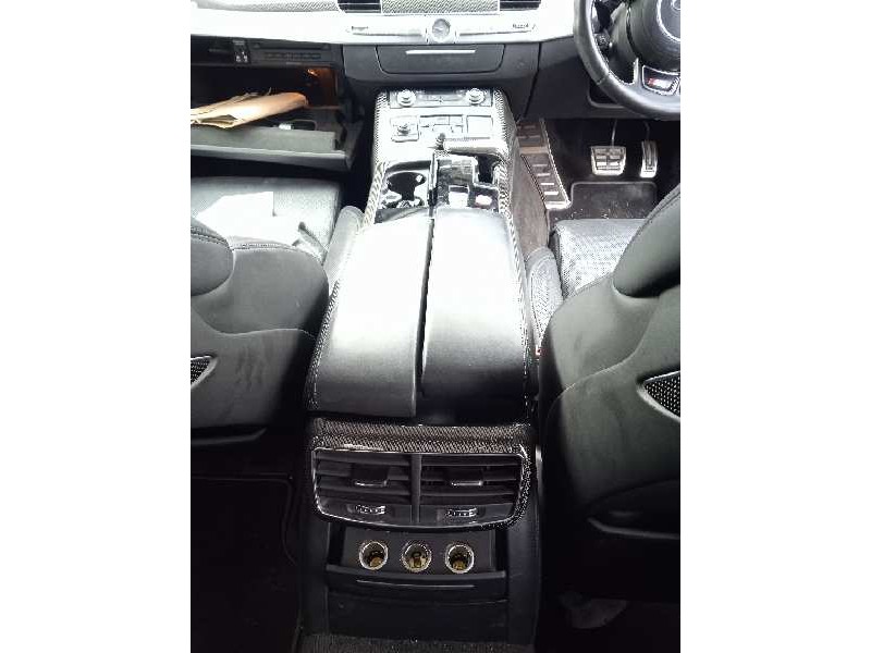 audi s8 (4hc) del año 2015