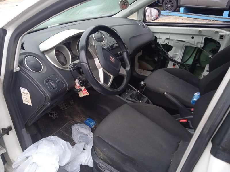 seat ibiza (6j5) del año 2009