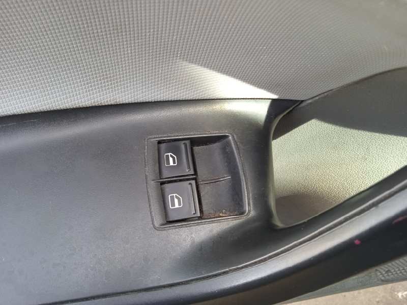 seat ibiza (6j5) del año 2010