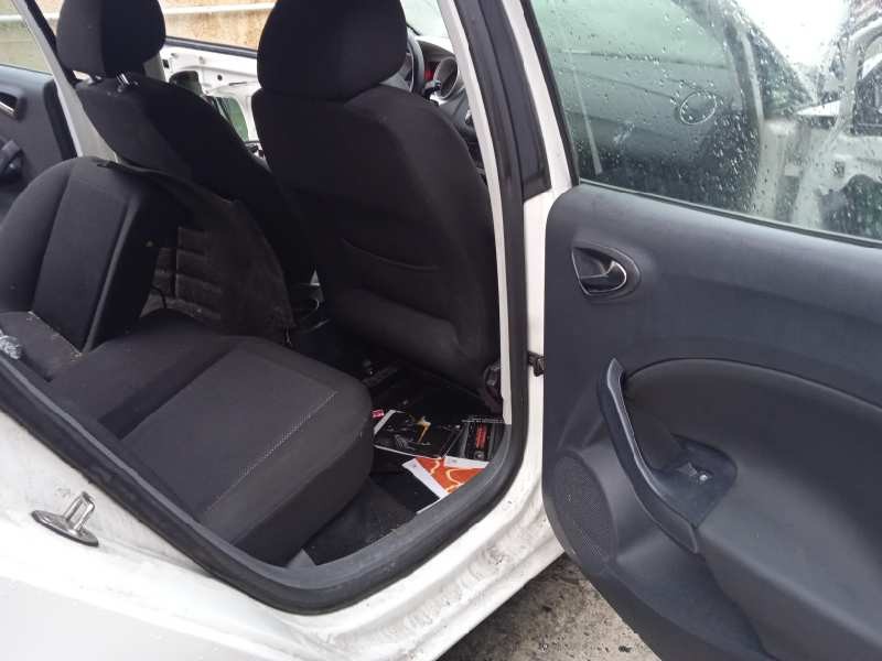 seat ibiza (6j5) del año 2009