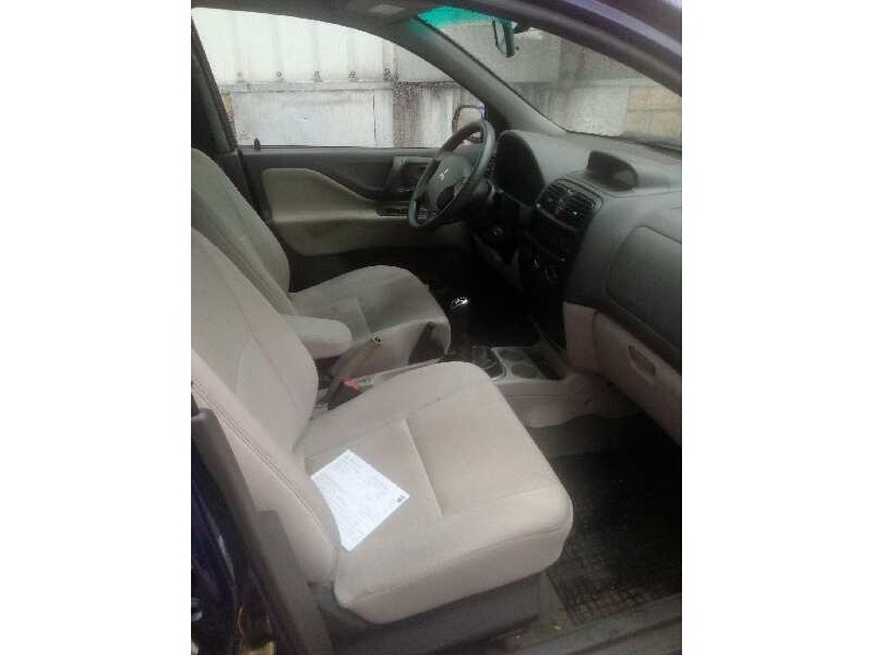 mitsubishi space star (dg0) del año 2003