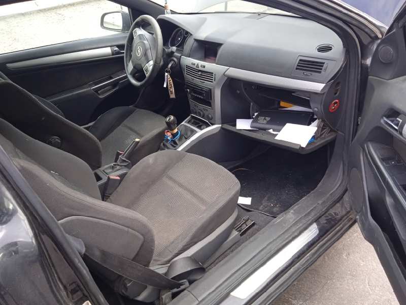 opel astra gtc del año 2005