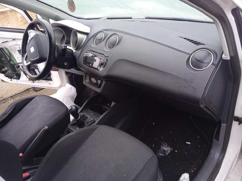 seat ibiza (6j5) del año 2009