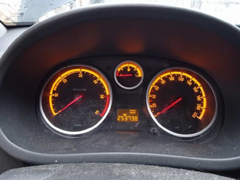 opel corsa d del año 2008